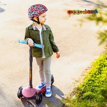 Carregar imagem no visualizador da galeria,  Patinete de 3 ruedas de color rosa. Incluye: Barra de dirección de aluminio y ajustable en altura. Fácil montaje y desmontaje con un solo clic. Plegable y fácil de transportar a cualquier parte. Puños antideslizantes con punta redondeada