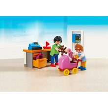 Carregar imagem no visualizador da galeria,  Juguetería PLAYMOBIL , Consta de 2 figuras PLAYMOBIL : 1 figura de adulto dependiente de la juguetería y una infantil. Hay un total de 51 piezas. 