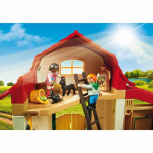 Carregar imagem no visualizador da galeria,  granja Country de Ponis de Playmobil, es espectacular. En ella todos los caballos y ponis de la ciudad crecen y viven felices. Podrás tener tu propia granja de ponis par cuidarlos, alimentarlos y hacer las delicias de los niños Playmobil. 