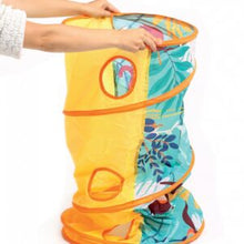 Cargar imagen en el visor de la galería, Fantástico túnel de actividades perfecto para que los más pequeños jueguen con los orificios para meter bolas, gateen y entren por un lado y salgan por otro. Déjales rienda suelta a su imaginación. Sirve para casa y para el jardín. Mide 120 cm de largo. Se pliega y se despliega con un facil movimiento de pop-up. 