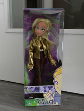 Carregar imagem no visualizador da galeria, muñeca Witch Cornelia 32 cm. Urban Look Las brujitas mas famosas del comic Cornelia luce un precioso conjunto urbano Mide 32 cm