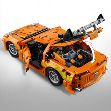 Carregar imagem no visualizador da galeria, Fast &amp; Furious Toyota Supra - LEGO Technic 42204, kit de maqueta de coche lleva la diversión más trepidante a los fans de Fast and Furious. Construye los fieles detalles del deportivo de juguete LEGO Technic Fast and Furious Toyota Supra MK4 eñas.