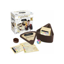 Carregar imagem no visualizador da galeria, Trivial Pursuit Harry Potter Ed. Bolsillo, diseño elegante, tamaño compacto; y todo el juego se guarda en una caja de plástico, se juega sin tablero, Tiene 600 preguntas. 