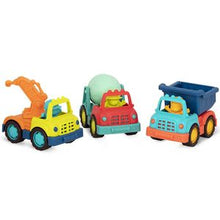 Cargar imagen en el visor de la galería, Conjunto de 3 camiones de contrucción con 3 personajes.Hay una grua , una hormigonera y un volquete de colores vivos.