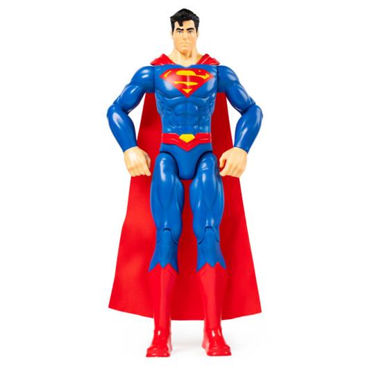 Figura de Superman de 30 cm. Con 8 puntos de articulación. Superman tiene una gran variedad de poses de acción dinámicas. ¡Únete a tus héroes favoritos y crea tus propias aventuras
