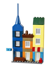 Carregar imagem no visualizador da galeria, Caja grande de Ladrillos LEGO, Incluye una amplia gama de ladrillos de LEGO en 33 colores diferentes Cuenta con una amplia gama de ladrillos, ventanas, puertas, marcos, además tiene dos placas de base de diferentes tamaños. 790 piezas en total. Libro con ideas para construir incluido. Incluye un separador de la…