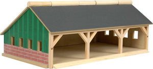 Hangar en madera para guardar maquinaria agrícola de 1/32. Los tractores y aperos no vienen incluídos. Mide 56 x 45 x 28 cm. Ideal para guardar los productos Siku de escala 1/32. 