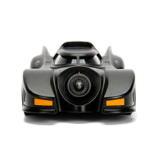 Carregar imagem no visualizador da galeria, 1:24 Batmobile con Batman - Jada 253215002