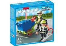 Cargar imagen en el visor de la galería, Equipo Limpieza - Playmobil, Incluye dos Playmobils basureros, instrumentos de limpieza y un carrito para recoger la basura.