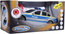 Carregar imagem no visualizador da galeria, Coche de la policía alemana con luces y sirena y una señal manual de stop con luz para parar a los coches