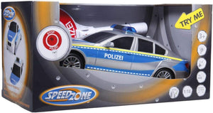 Coche de la policía alemana con luces y sirena y una señal manual de stop con luz para parar a los coches