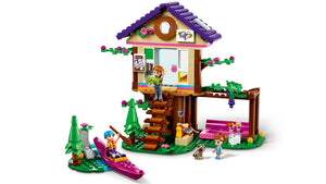  Friends Bosque: Casa (41679) permite a las niñas imaginar cómo se vive en un apacible bosque y jugar en plena naturaleza con LEGO Friends Mia y su familia. 