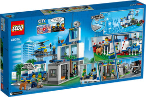  Comisaría de Policía LEGO City (60316)un coche patrulla, un helicóptero y un camión de la basura, además de una figura de un perro y 5 minifiguras, entre ellas 3 personajes LEGO® City• 