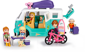 Mymy Family Van ¡La Van donde tú lo decides todo! ¡Descubre la nueva Van de Mymy City! Es el transporte perfecto para moverte por la ciudad, el campo, la playa y la aventura con todos los accesorios que necesitas para pasar un día de aventuras. 