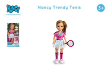 Cargar imagen en el visor de la galería, Nancy Trendy Tennis, está lista para jugar al tenis con sus amigas. Acaba de salir a la pista y lleva un look deportivo totalmente conjuntado. 