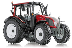 Valtra N143 HT3 Tractor Rojo 1:32  - Wiking 7326