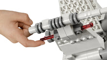 Cargar imagen en el visor de la galería,  Caza Ala-X de Luke Skywalker (75301), un asombroso juguete de c onstrucción para niños que contiene una versión para construir con ladrillos LEGO® de la emblemática nave. • Incluye minifiguras LEGO® de Luke Skywalker, la Princesa Leia y el General Dodonna, 
