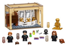 Cargar imagen en el visor de la galería, LEGO Harry Potter Hogwarts Fallo de la Poción Multijugos 76386  con 4 minifiguras Hermione y Ron Harry Potter oro y normal