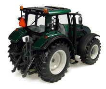 Cargar imagen en el visor de la galería, Valtra T163 Series - 2013 Tractor Escala 1:32 - Universal Hobbies 4163