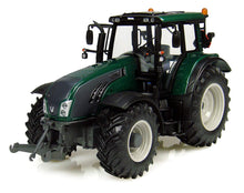 Carregar imagem no visualizador da galeria, Valtra T163 Series - 2013 Tractor Escala 1:32 - Universal Hobbies 4163