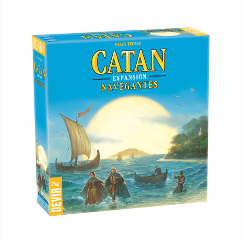 Con Catan Expansión Navegantes Con Navegantes tendrás todo lo que necesitas para darle un mayor protagonismo a los océanos en tus partidas de Catán.  Con nuevos elementos como barcos y nuevos escenarios directamente en la caja, tus partidas de Catán adquirirán nuevas oportunidades de elaborar estrategias y más emoción y alternativas de juego.