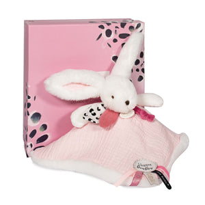 Dou Dou en forma de conejito en tonos rosa y blanco.Muy suave y presentado en una bonita caja de regalo.