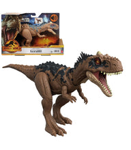 Cargar imagen en el visor de la galería, Rajasaurus es una figura de acción de Jurassic World . Es un saurio de tamaño medio con movimiento accionado mediante presión en su espalda y también tiene sonido de rugido.