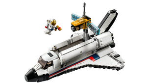 LEGO® Creator; 3 en 1 Aventura en Lanzadera Espacial (31117) permite interpretar increíbles historias repletas de acción con 3 maquetas en 1: una lanzadera espacial, un cohete de juguete y un módulo de alunizaje. 