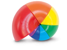 Cargar imagen en el visor de la galería, Rainbow Nautilus es una espiral giratoria de colores que te mareará con todos sus giros y curvas. Se trata de un rompecabezas extraordinario y muy bonito que resulta verdaderamente original. 