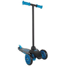 Patinete de 3 ruedas Little Tikes de color azul para las rodadores más pequeños. Con dos ruedas delanteras y una trasera. Freno en la rueda trasera. La dirección se ejerce con una inclinación lateral del manillar.