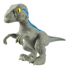 Carregar imagem no visualizador da galeria, Stretch Jurassic World Raptor Blue Giochi Preziosi TR200000 estira hasta 4 veces su tamaño siempre vuelve a su forma original