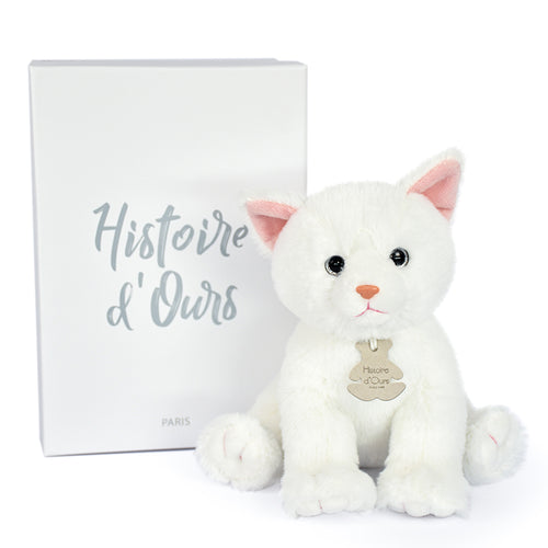Adorable gatito blanco 23 cm - Histoire d'Ours- Doudou et Compagnie, muy suave, muy flexible, posición sentada. Con su bonito rostro seductor para grandes y pequeños, será perfecto para acurrucarse, jugar o decorar el dormitorio. Viene presentado en una bonita caja, 