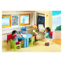 Cargar imagen en el visor de la galería, Guarderia Playmobil,Los pequeñines de Playmobil ya están en su guarderia. Aqui podrán pasarlo en grande, jugando y aprendiendo. Incluye 5 figuras. 