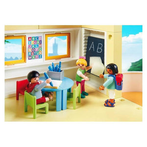 Guarderia Playmobil,Los pequeñines de Playmobil ya están en su guarderia. Aqui podrán pasarlo en grande, jugando y aprendiendo. Incluye 5 figuras. 