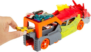 Dragón transportador de lanzamiento de Hot Wheels™ City ofrece la diversión más trepidante con increíbles funciones que los niños adorarán. 