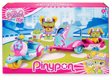 Cargar imagen en el visor de la galería, Pinypon Moto con remolque Famosa 700016247 Pinypon y su mascota pasean en moto con un remolque para poner al perrito