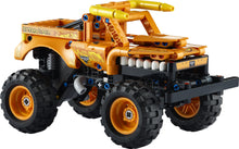 Cargar imagen en el visor de la galería, Technic Monster Jam Toro Loco Perfecto para fans de los camiones monstruo: A los peques les encantará construir el camión LEGO® Technic y competir con él. Equipado con motor de carga manual, este juguete “2 en 1” ofrece horas de diversión 